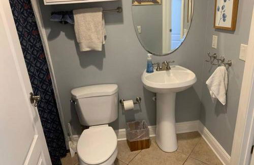 Luxury and Spacious Waterside Getaway - Foto 27