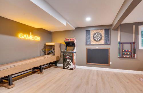 '"Luxury Mountain Getaway'" Sauna, Hot Tub, Massage Chair, Pool Table - Photo 74