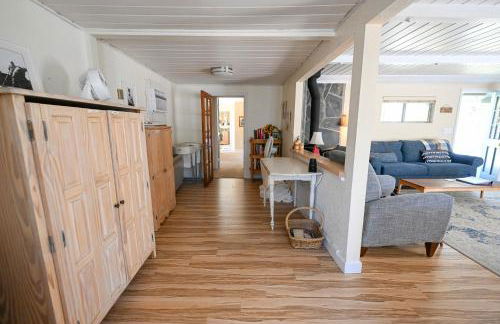 Near Yosemite Bass Lake Cabin with Hot Tub, Lake View, Pet Friendly - Photo 32