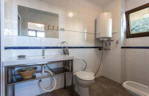 Apartamento en primera línea de playa con piscina - Photo 18