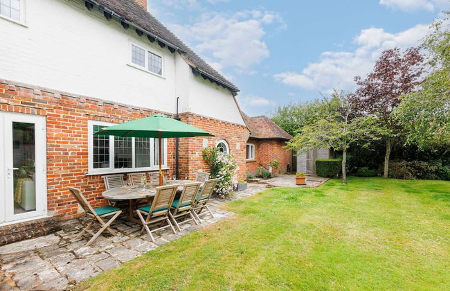 Charming Beach Getaway - Spacious 4BR Sunny Garden - Foto 13