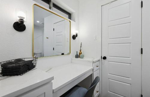 Best of Desoto 4BR, 3BA with Pool, HotTub, Cinema - Foto 25