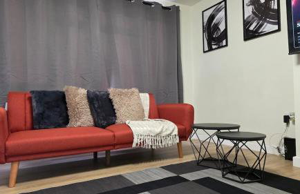 Modern 3 Bed House with Parking for Families and Contractors - Foto 8