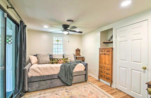 Upscale Dickinson Getaway with Yard on 1 Acre! - Foto 21