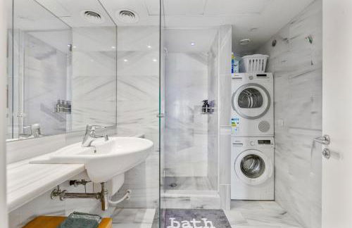 Penthouse With The Best Views! - Photo 33