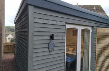 The Den - A modern, quirky, self contained unit - Foto 8