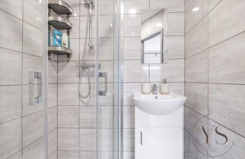 Stylish Longton Studio 2A Near Alton Towers with Smart TV & Kitchenette - Foto 15