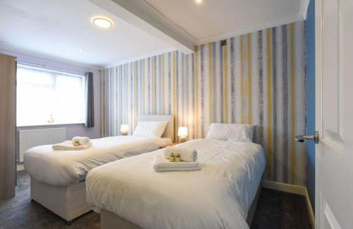 Spacious 4-Bed Family House - Foto 9