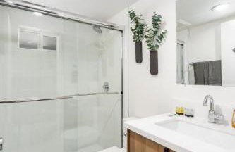 Cozy LA Getaway Fast Wi-Fi and Smart TV - Foto 15