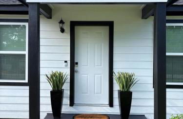 Stylish and Cozy 4BR Home in Houston, Sleeps 9 - Foto 32