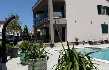 Villa Vida, Medulin - Bazen i jacuzzi - Foto 1