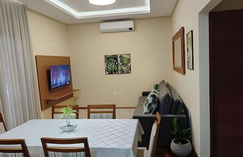 Casa com PiSCiNa, BaNHeiRa e A/C- Centro de Joinville - Foto 9