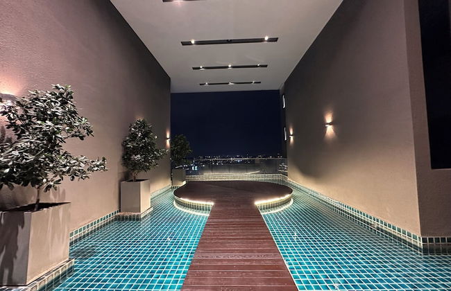 Skyline Luxe 4BR Retreat with En-suites - Foto 35