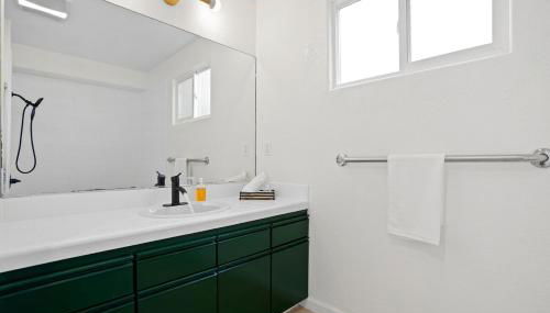 Beachy 1BR Escape with Sofa Bed - Golf & Beach Nearby - Photo 2