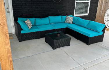 6BR Dream Getaway w Heated Pool & Peaceful Vibe - Photo 19