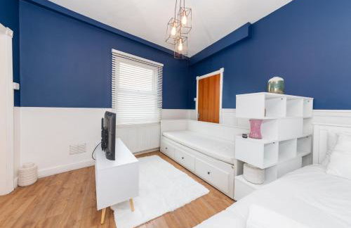 Free Parking 2 Beds Studio Flat close to River Thames - Photo 2