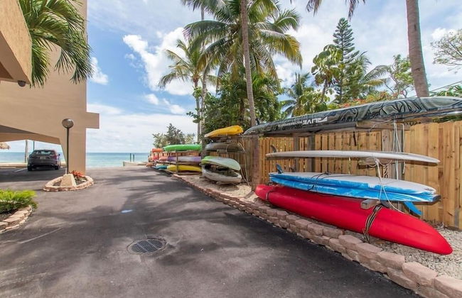 Updated Unit With Beautiful Florida Bay Sunsets 1 Bedroom Condo by RedAwning - Photo 35