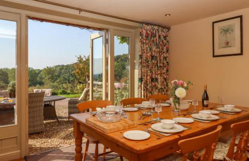 Sherway Coach House - Photo 11