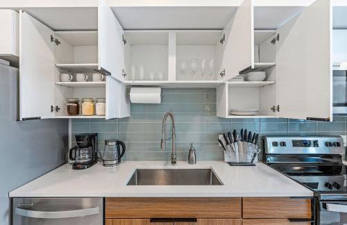 Downtown views! Amazing pool gym hottub Luxury apt - Foto 2