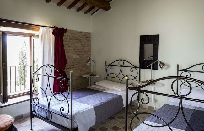 Hillside Retreat in San Savino - Photo 4