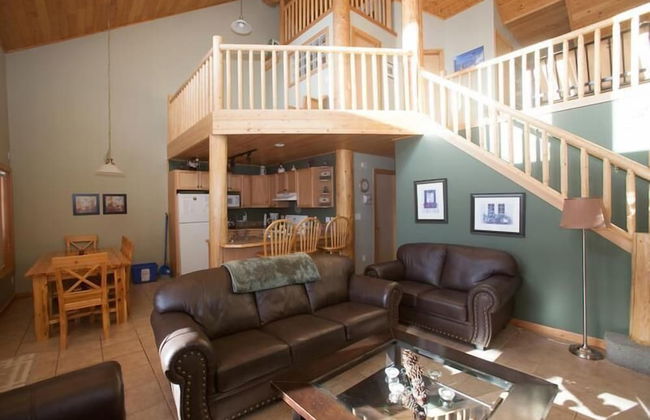 Creekview Court by Apex Accommodations - Photo 16