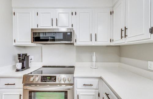 Pensacola Home with Screened Porch 10 Mi to Beach! - Foto 11