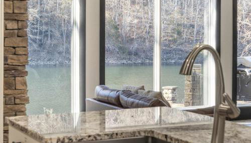 Foggy River Retreat - For 16 - Foto 4