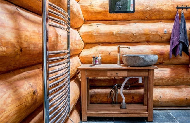 Spacious Holiday Home With Internet - Photo 9