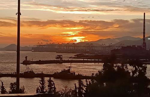 "Naias"seaside residence in the port of Piraeus-entire holiday home - Foto 23