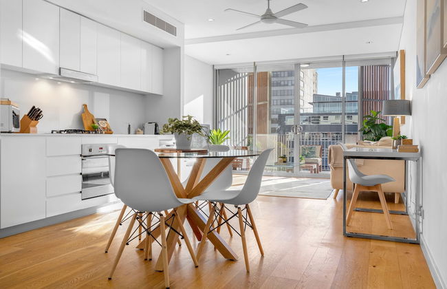 Waterloo St Apartments by Urban Rest - Photo 4