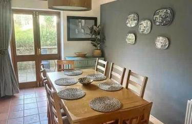 Spacious Village House near Oxford with Woodburner - Foto 7