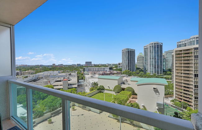 Stunning 12th Floor Studio in the Grove - Foto 25