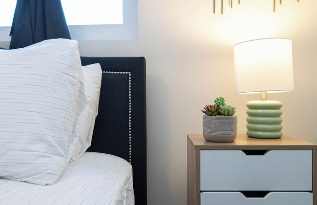 Wonderful 2-BR Apt Near Dodger - Photo 4