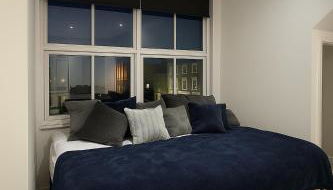 2 bed flat, sleeps 8, driveway, 5 Mins to Brixton - Foto 3