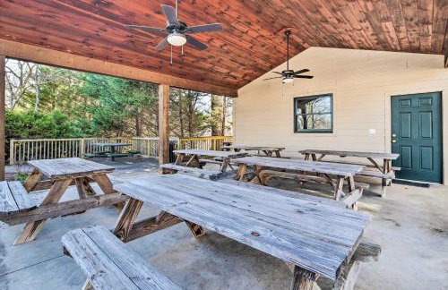 Balcony and Pool Access! Couples Escape in Lake Lure - Foto 24