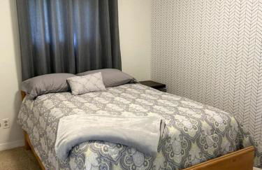 Charming Downtown Cottage with Porch & Backyard Retreat near Beaverhead River in Dillon, Montana - Foto 23