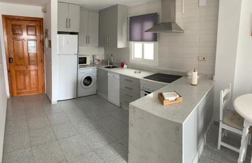 Apartamento con terraza en primera línea de playa - Foto 5