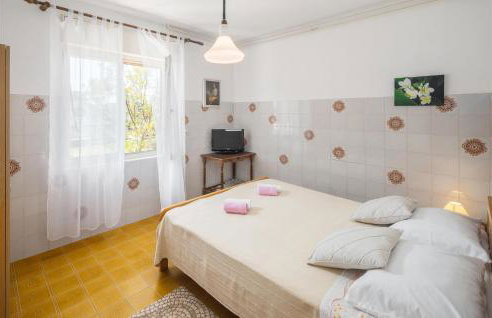 2 Bedroom Nice Apartment In Lovrecica - Foto 18