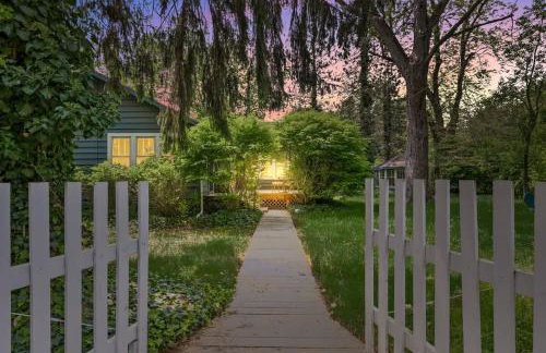 Nan's Escape by Juniper Holiday + Home - Photo 26