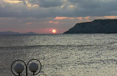 LENICO Seafront Villa - Photo 12