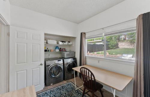 3 bedroom *Downtown* with Firepit - Foto 23