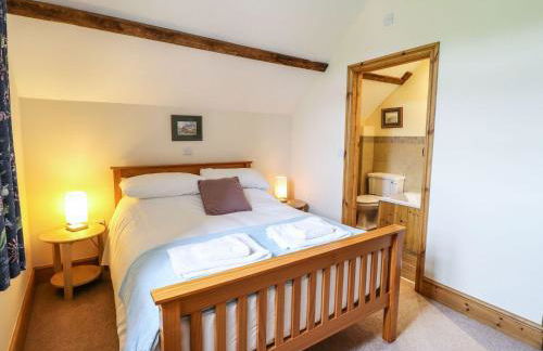 Hay Store - Photo 13