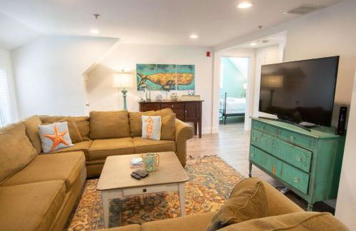 Full Renovation Amazing Spot with Views - Photo 7