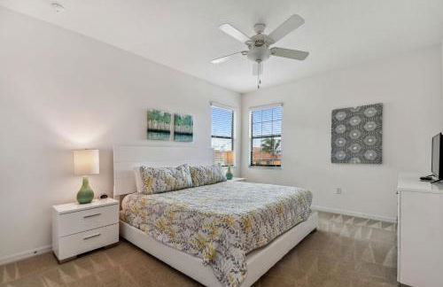 Large family friendly Vacation Home, Private Pool, Golf course location, Nr Orlando Disney Parks Florida - Photo 11