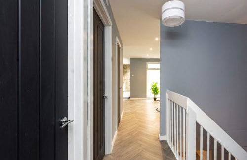 Modern & Stylish 3 Bedroom Home in Peterborough - Photo 25