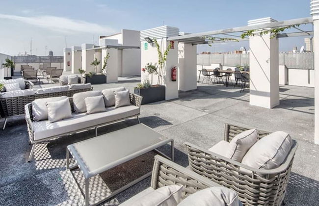 Livensa Living Studios Valencia Marina Real - Photo 24