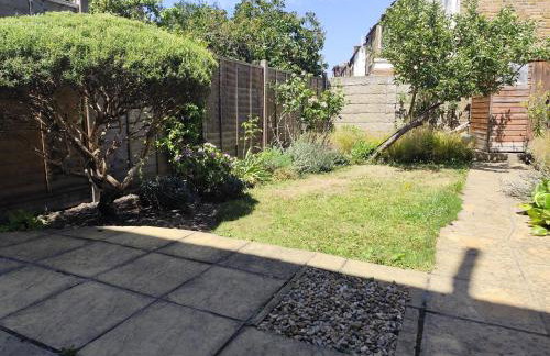 Roomy, comfortable Greater London home, sleeps 8 - Foto 13