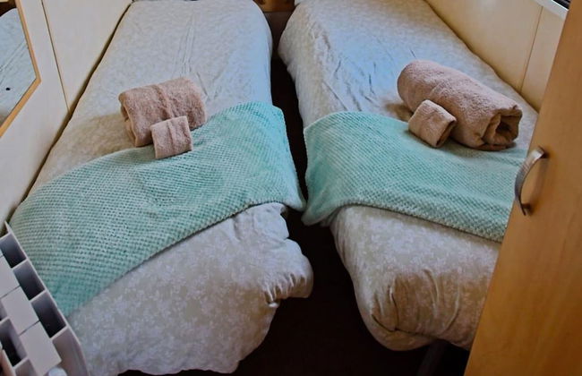 Mobile Home - Sleeps 6 - Pets Ok - Parking - Foto 6