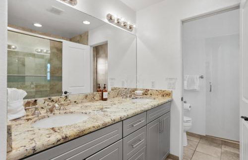 Bay View Dream - Steps to Bay, Rooftop Patio & AC - Foto 56