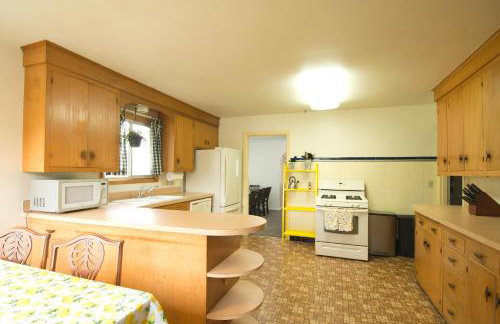 Spacious 5BR 2BA Home - Fenced Yard, BBQ, Fire Pit - Foto 8